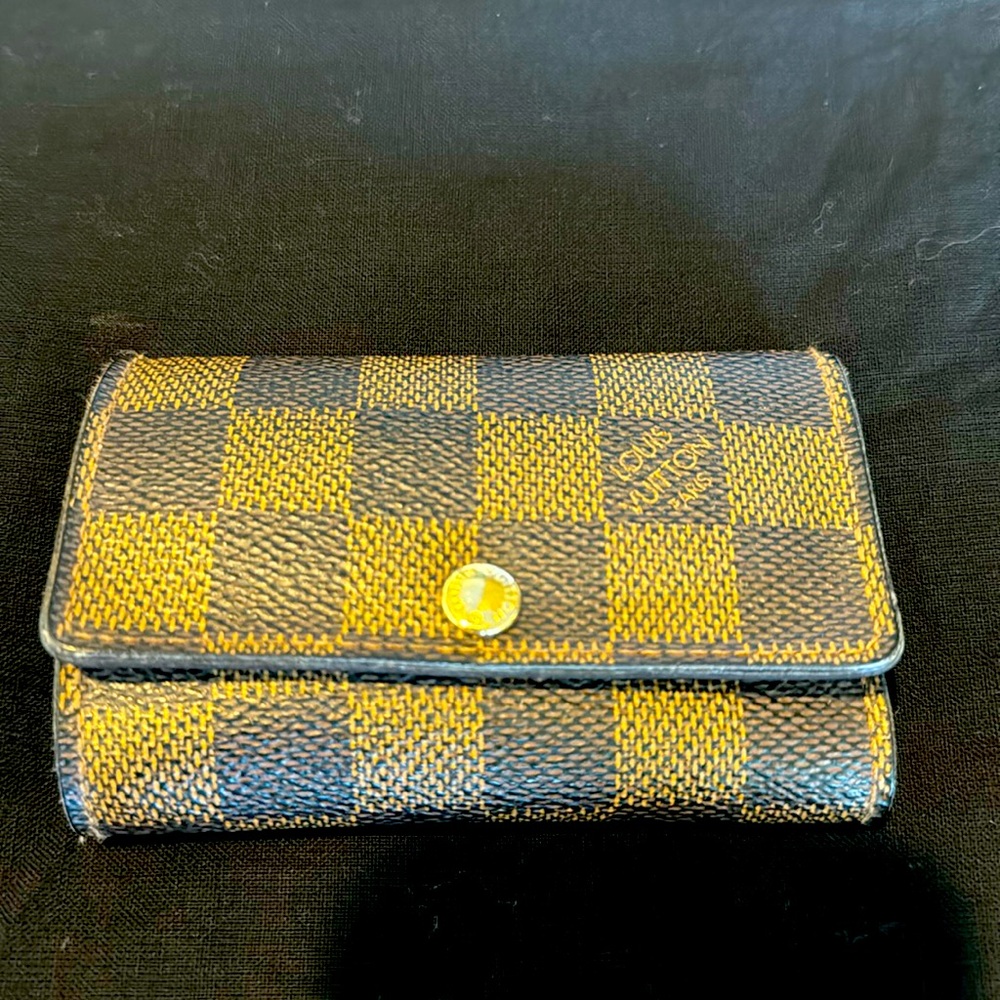 Authentic Louis Vuitton key holder